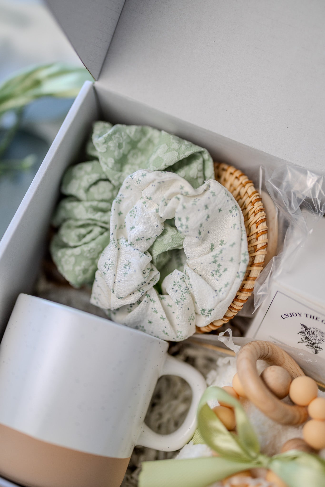 Self Care Gift Box For Women – Cozy Gift Basket With Hug in a Box Encouragement Gift Box Care Package for Her Holiday Gift for Her