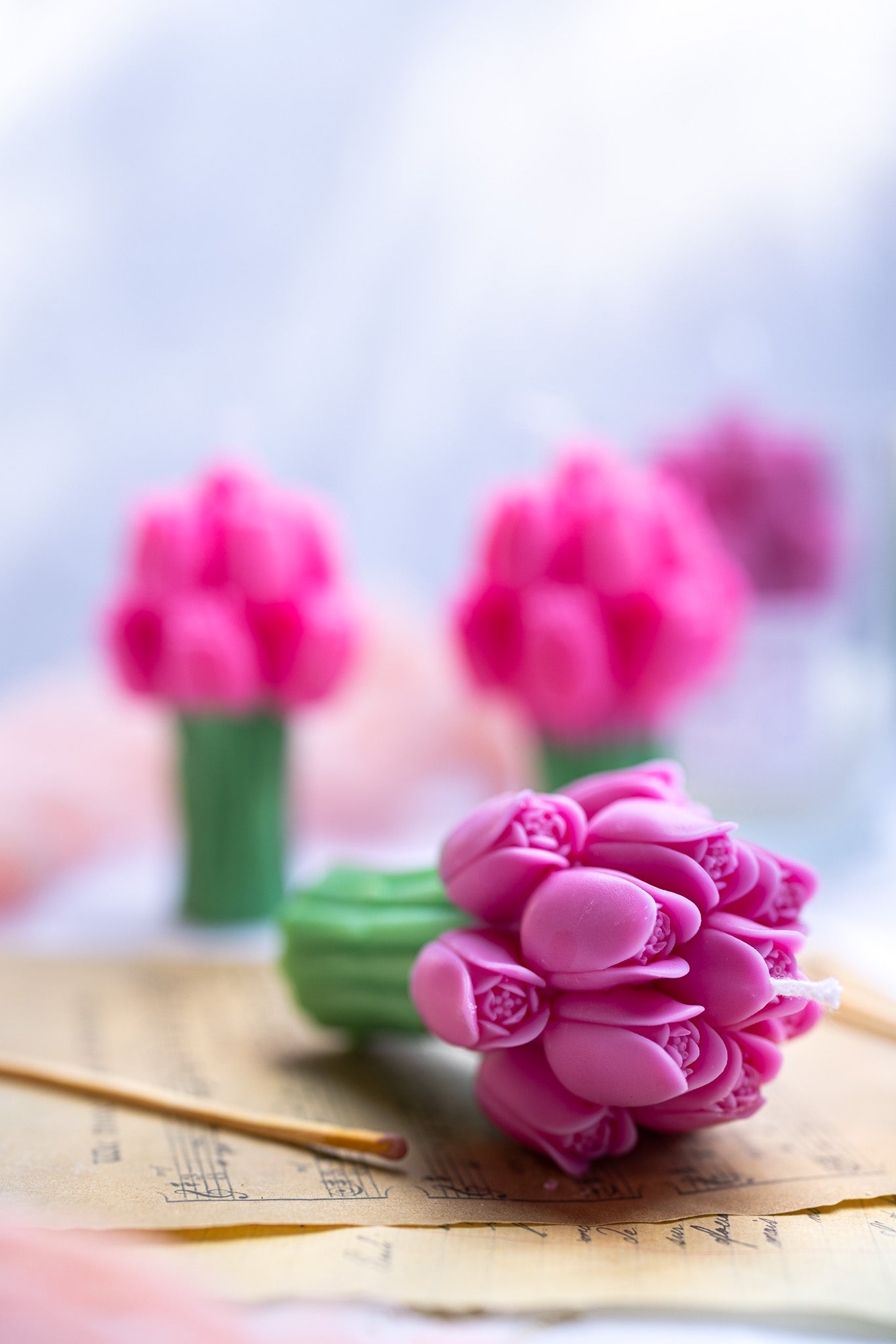 TULIP SCENTED CANDLE