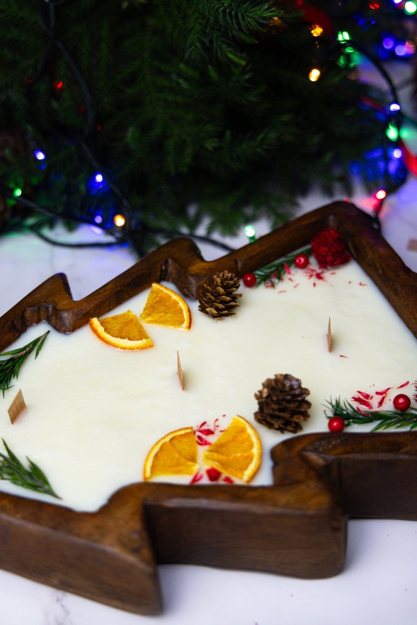 Large Christmas Tree Wooden Dough Bowl Scented Candle ~ Dried Orange Slices, Cloves, Cinnamon , Cranberry. Hand Crafted Wooden Candle.