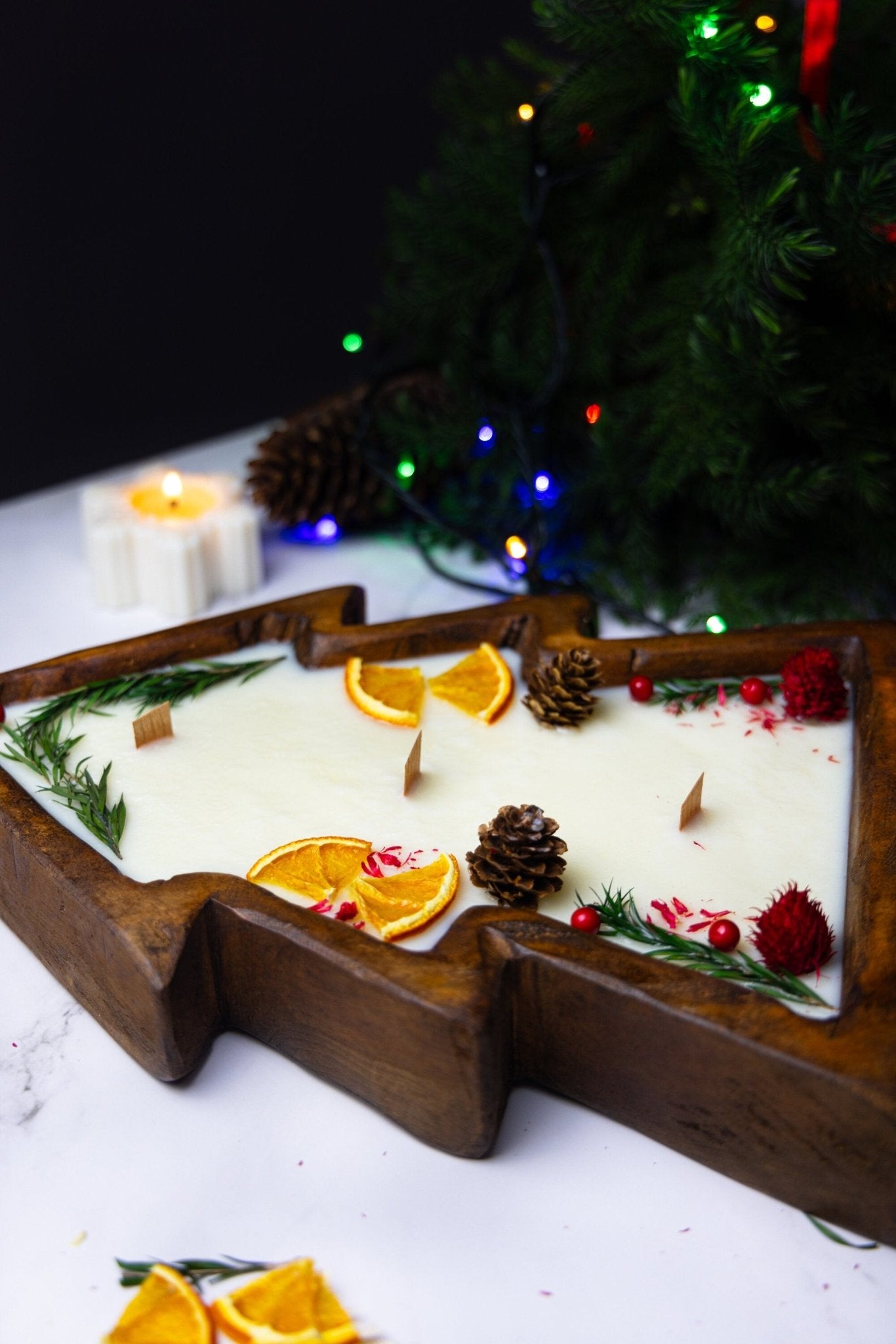 Large Christmas Tree Wooden Dough Bowl Scented Candle ~ Dried Orange Slices, Cloves, Cinnamon , Cranberry. Hand Crafted Wooden Candle.