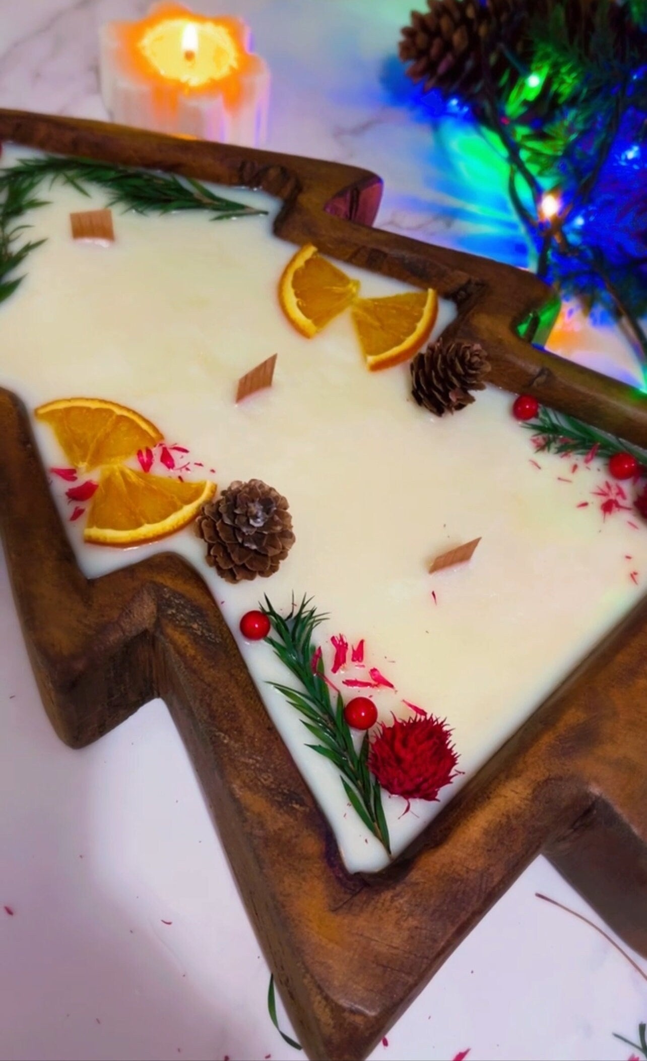 Large Christmas Tree Wooden Dough Bowl Scented Candle ~ Dried Orange Slices, Cloves, Cinnamon , Cranberry. Hand Crafted Wooden Candle.