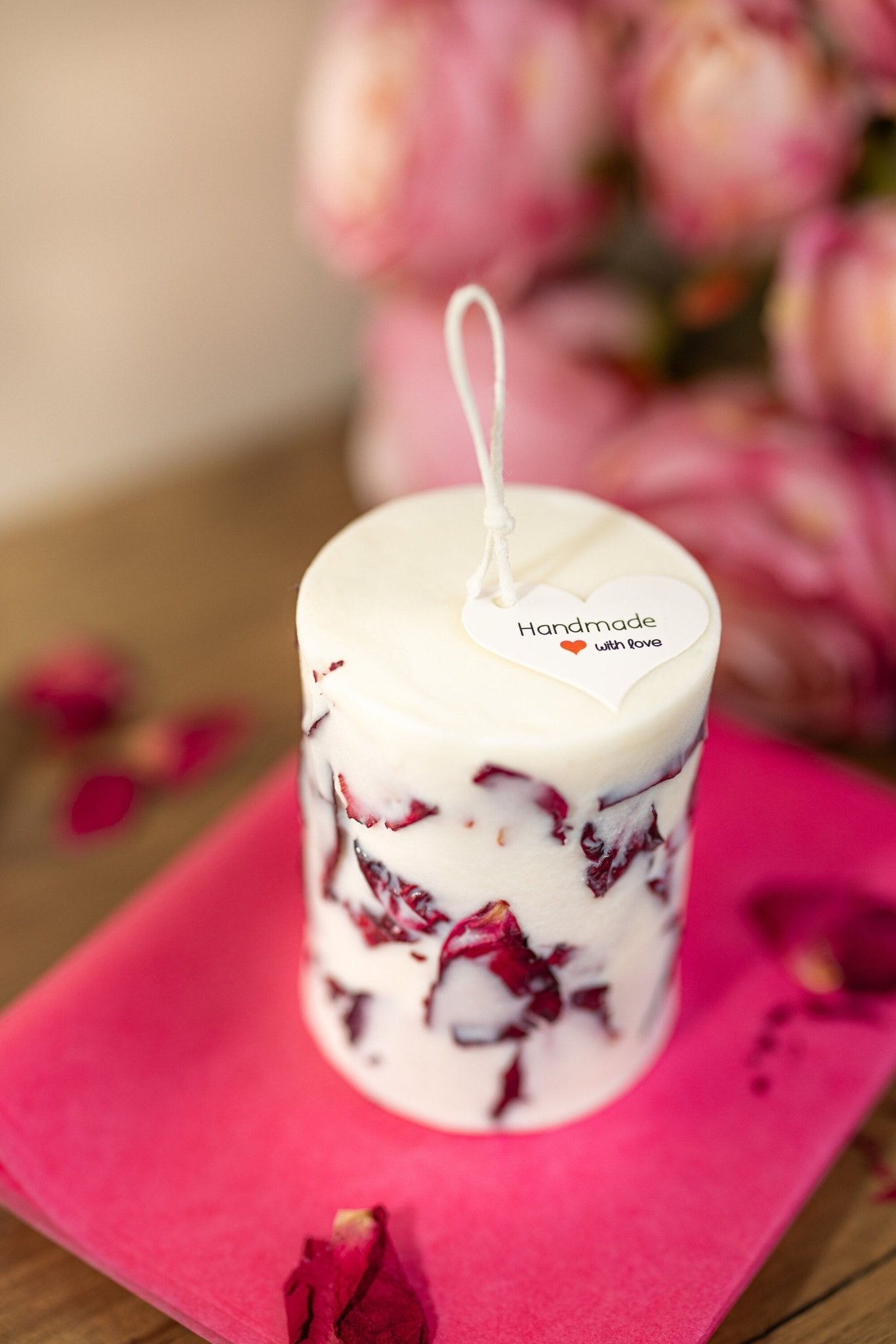 Dry flowers candle ,Rose Flower Soy Candles , Handmade gift for Her , unique gift ,Birthday gift for her Favors candle,Valentine's Day Gift.