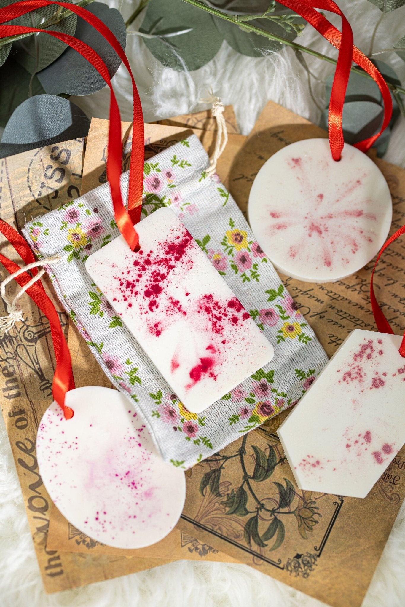 Luxury Sachets with Powder ,Eco Soy Wax Air Freshener Hanging Wardrobe organic Scented Aroma Tablet Wax Sachets dry flowers gift.