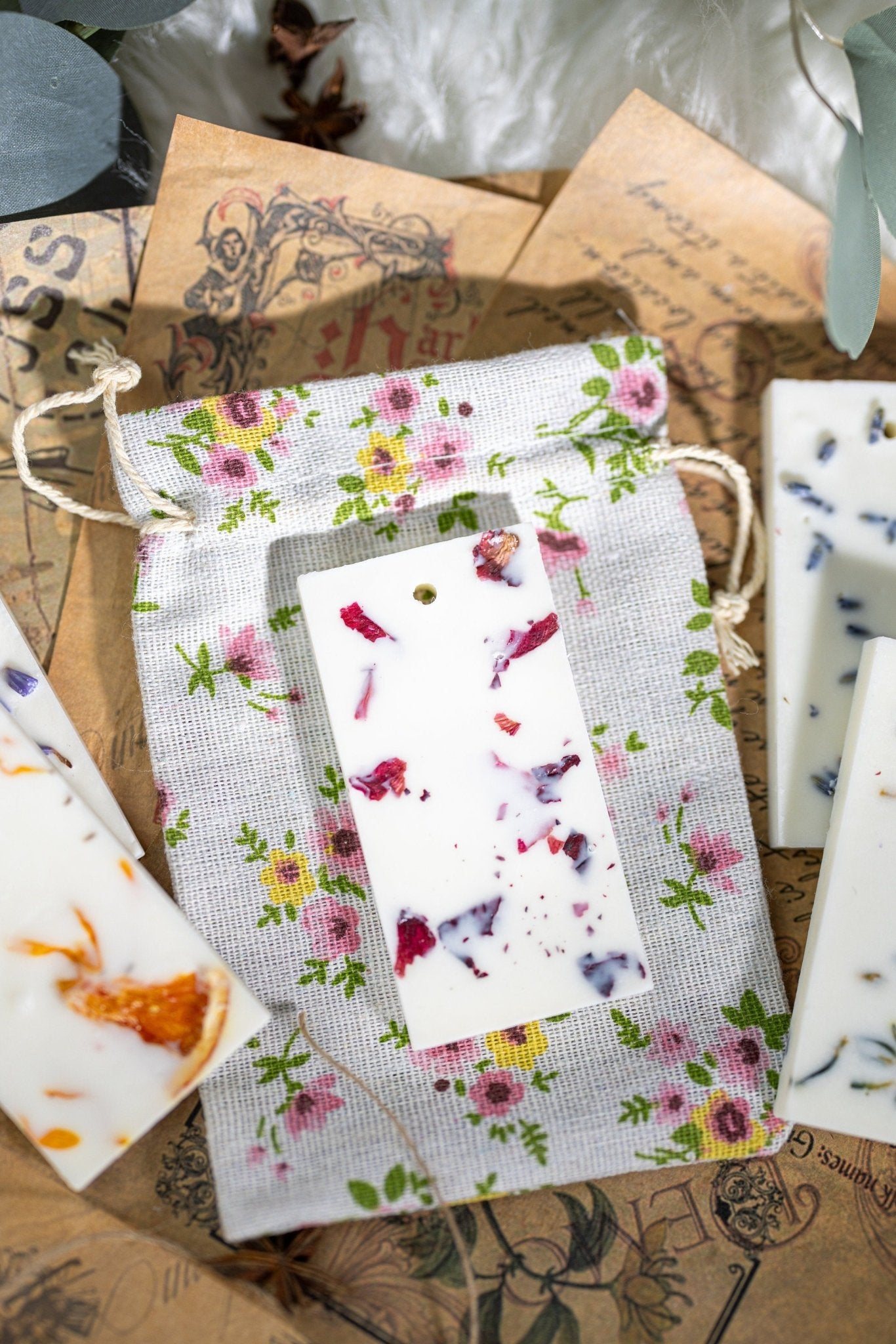 Scented natrual /soy wax sachet, Botanical wax tablet, Scented air freshener, Fresh dried floral sachet, Valentine's day Gift, Gift for all.