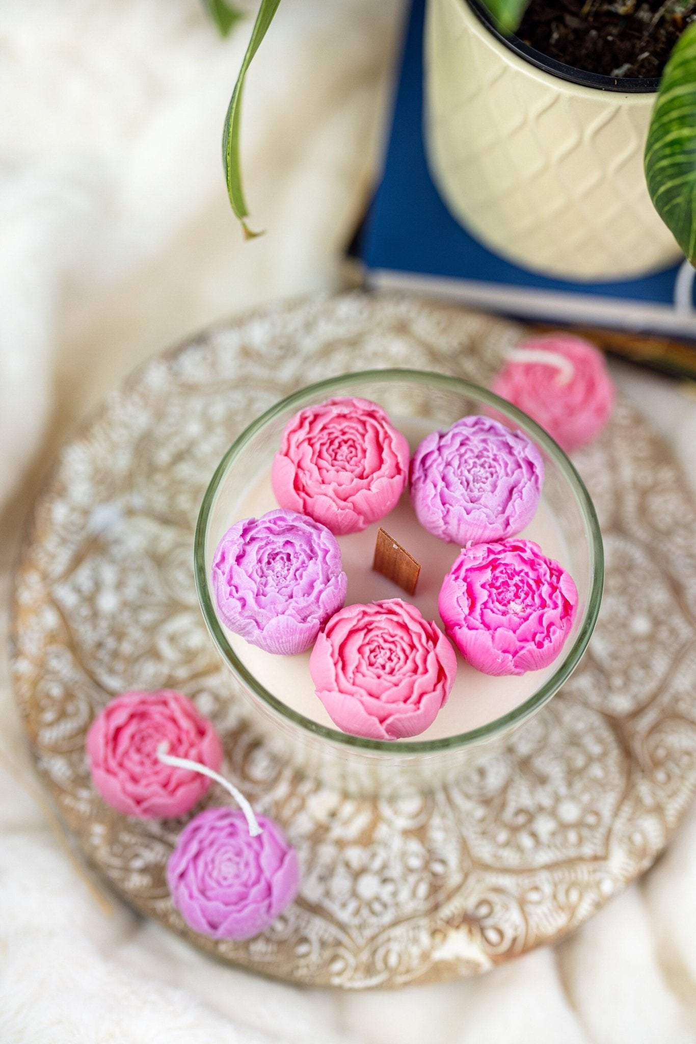 Floral Candle,Botanical Candle, Galentines gift, Modern Candle, Love Spell Scented Candle, Valentines gift, Rose Wood Wick Candle,Peony