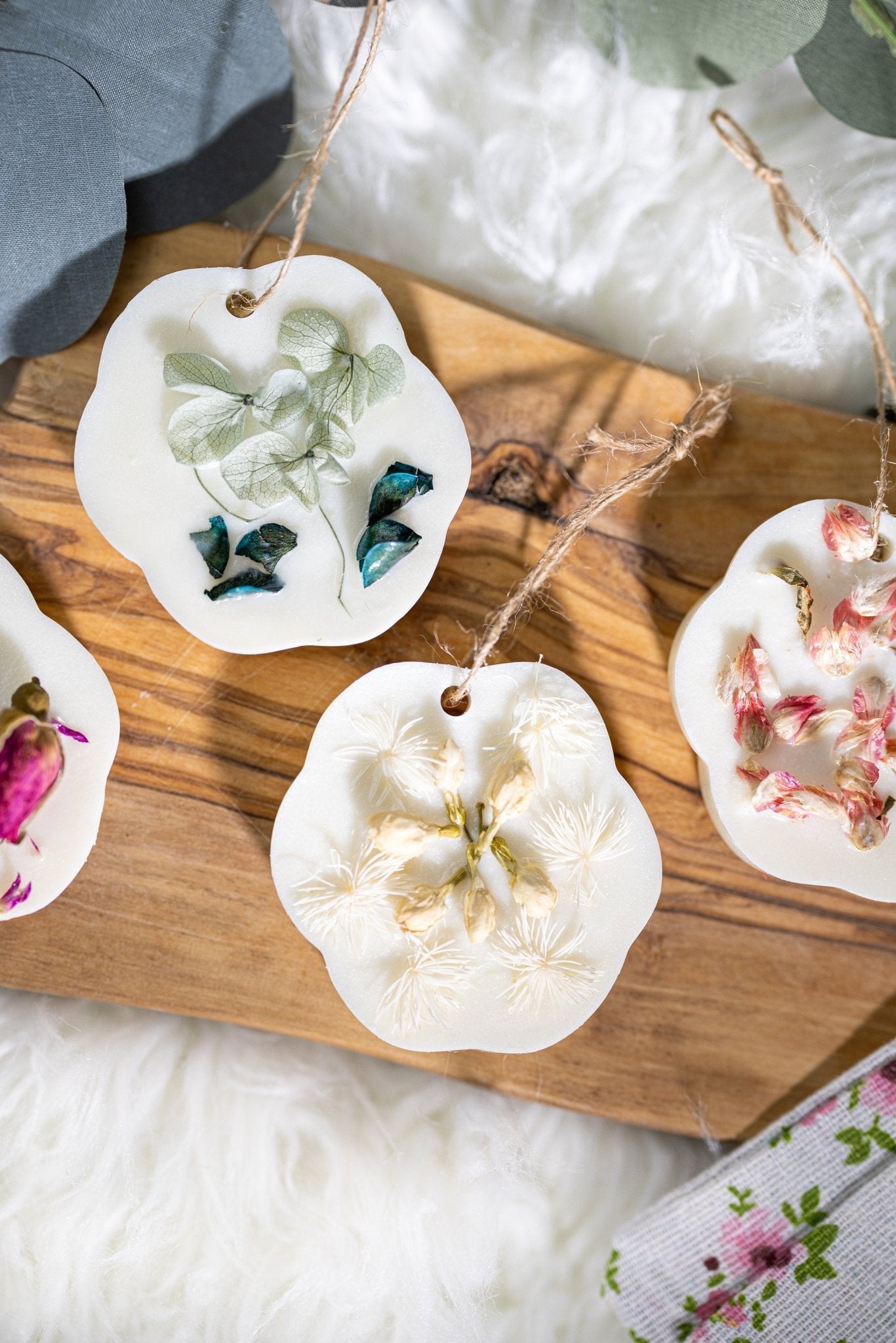 Soy wax sachet Dry Flowers, Scented wax tablets, Wardrobe fragrance, hanging Air freshener, Sachet favors, gift for Woman, for Mom