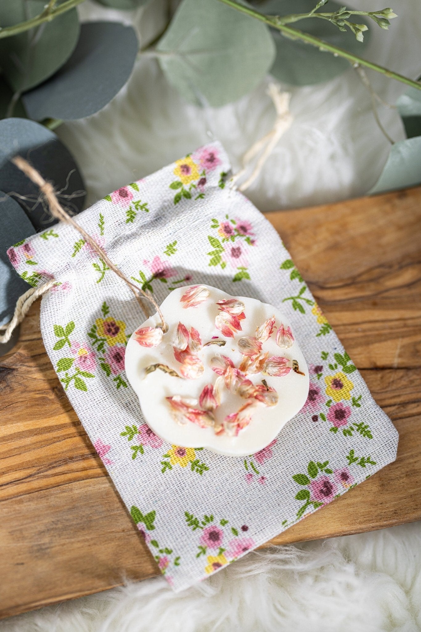 Soy wax sachet Dry Flowers, Scented wax tablets, Wardrobe fragrance, hanging Air freshener, Sachet favors, gift for Woman, for Mom