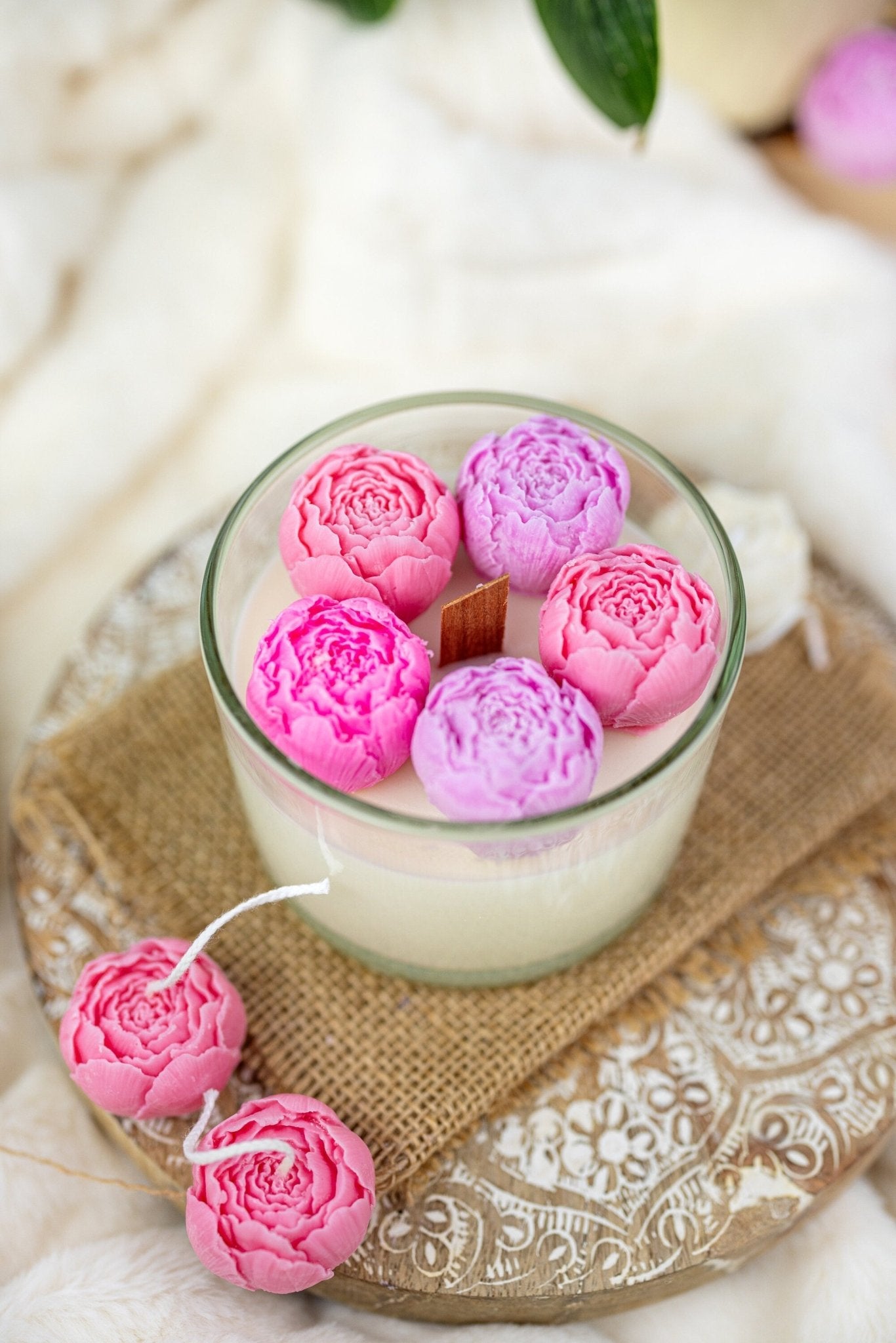 Floral Candle,Botanical Candle, Galentines gift, Modern Candle, Love Spell Scented Candle, Valentines gift, Rose Wood Wick Candle,Peony