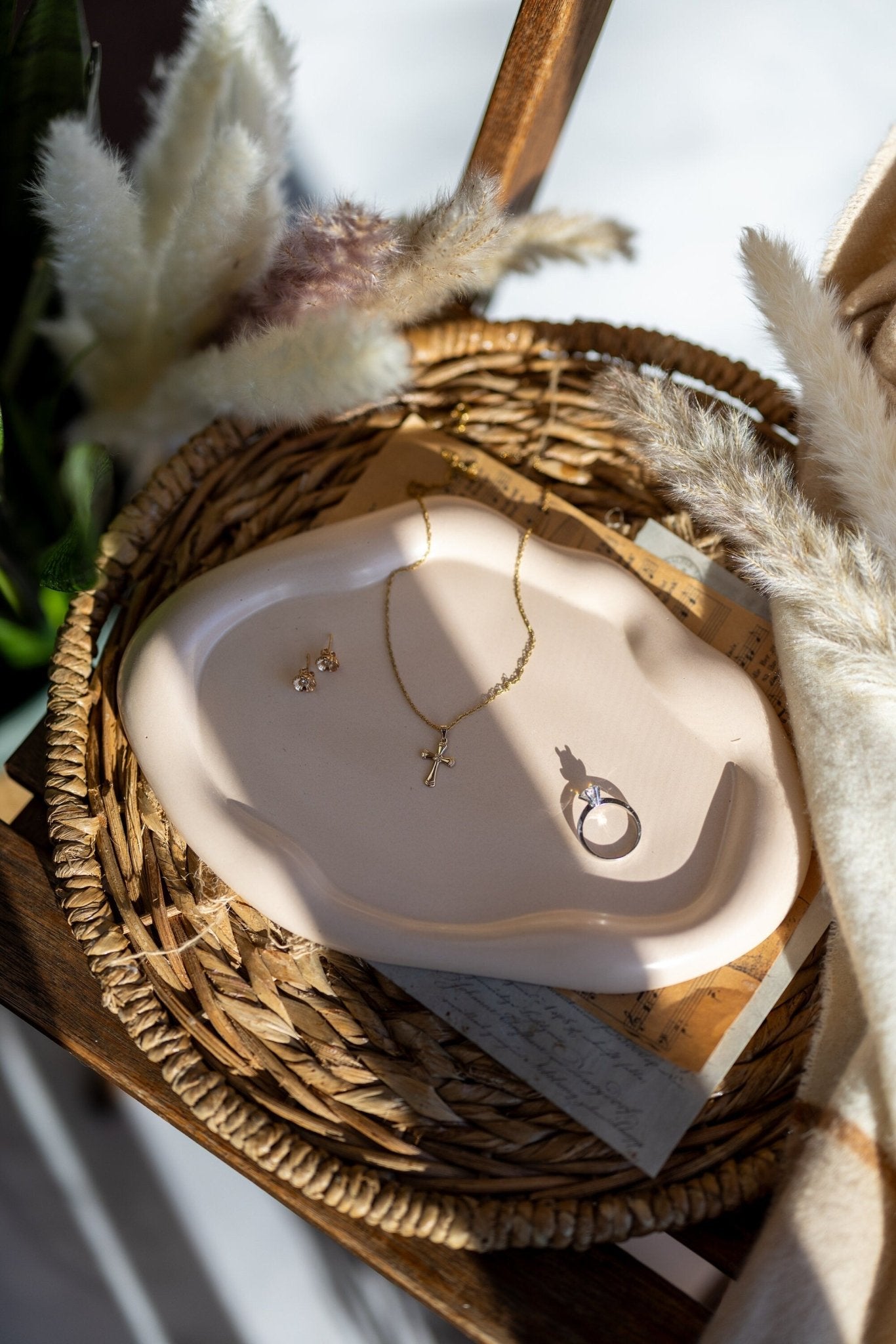 Irregular Oval Cloud Trinket Tray,Coffee Table Tray,Catch All Tray , Aesthetic Table Jesmonite Tray, Decorative tray