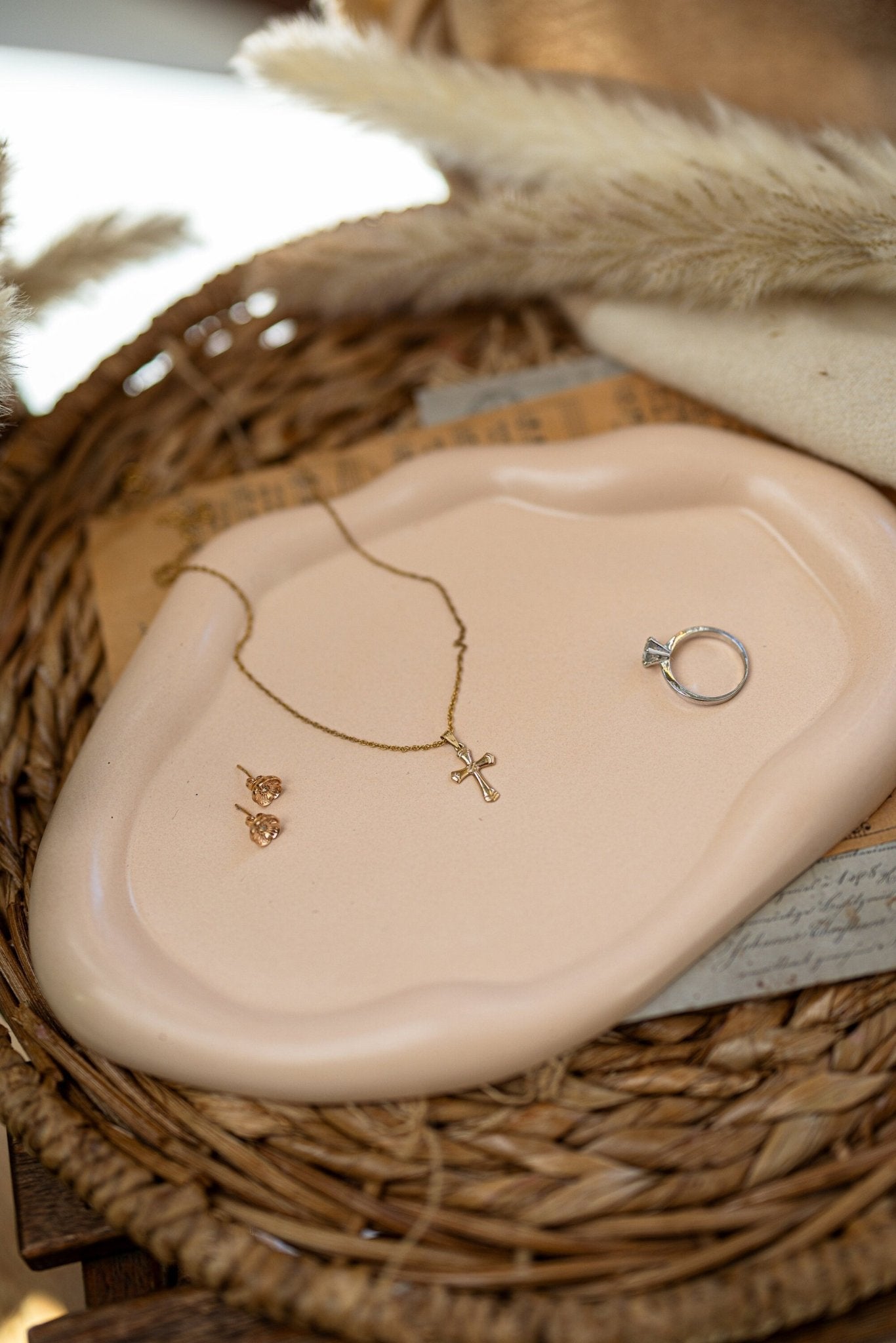 Irregular Oval Cloud Trinket Tray,Coffee Table Tray,Catch All Tray , Aesthetic Table Jesmonite Tray, Decorative tray