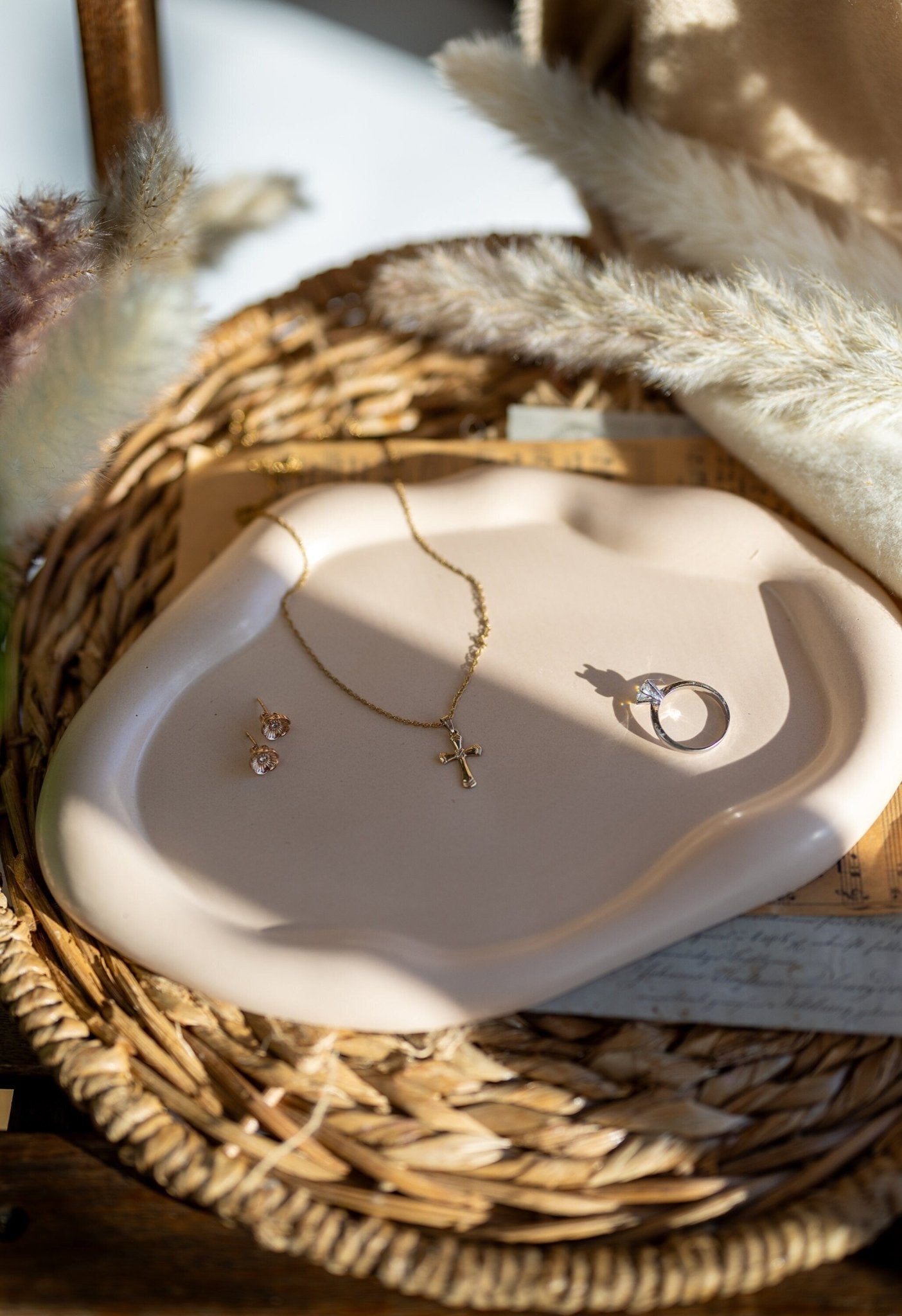 Irregular Oval Cloud Trinket Tray,Coffee Table Tray,Catch All Tray , Aesthetic Table Jesmonite Tray, Decorative tray