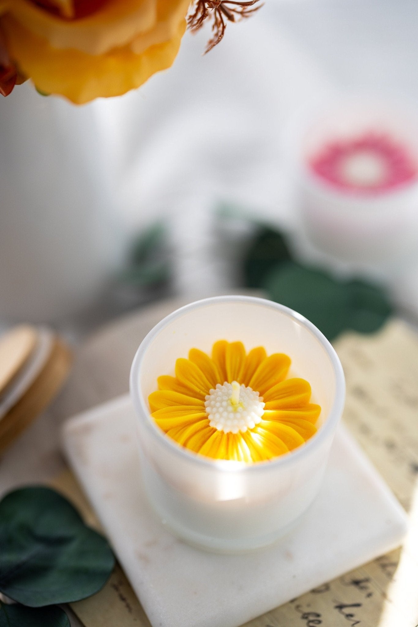Daisy flower candle, Soy candle, flower candle favor,Chamomile Candle, White Jars Candle