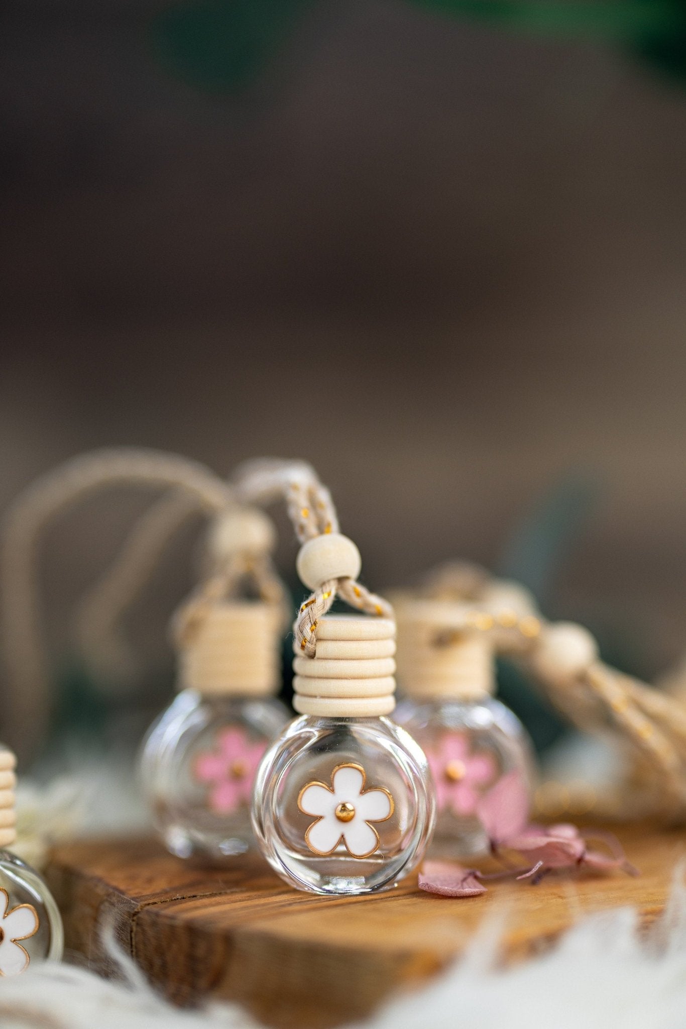 Beautiful Car Diffuser,Air Freshener,Cute Flower Design Car accessories for women ,Hanging Diffuser , Luxury/ Spring Car Diffuser