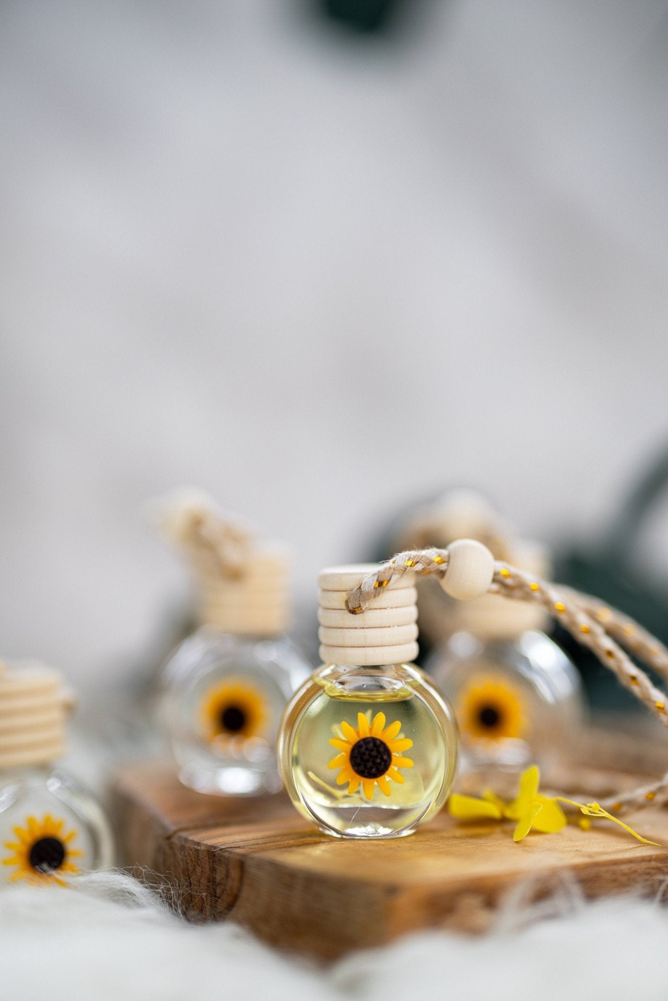 SunFlower Car Diffuser,Air Freshener,Cute Flower Design Car accessories for women ,Hanging Diffuser , Luxury/ Spring/Summer Car Diffuser