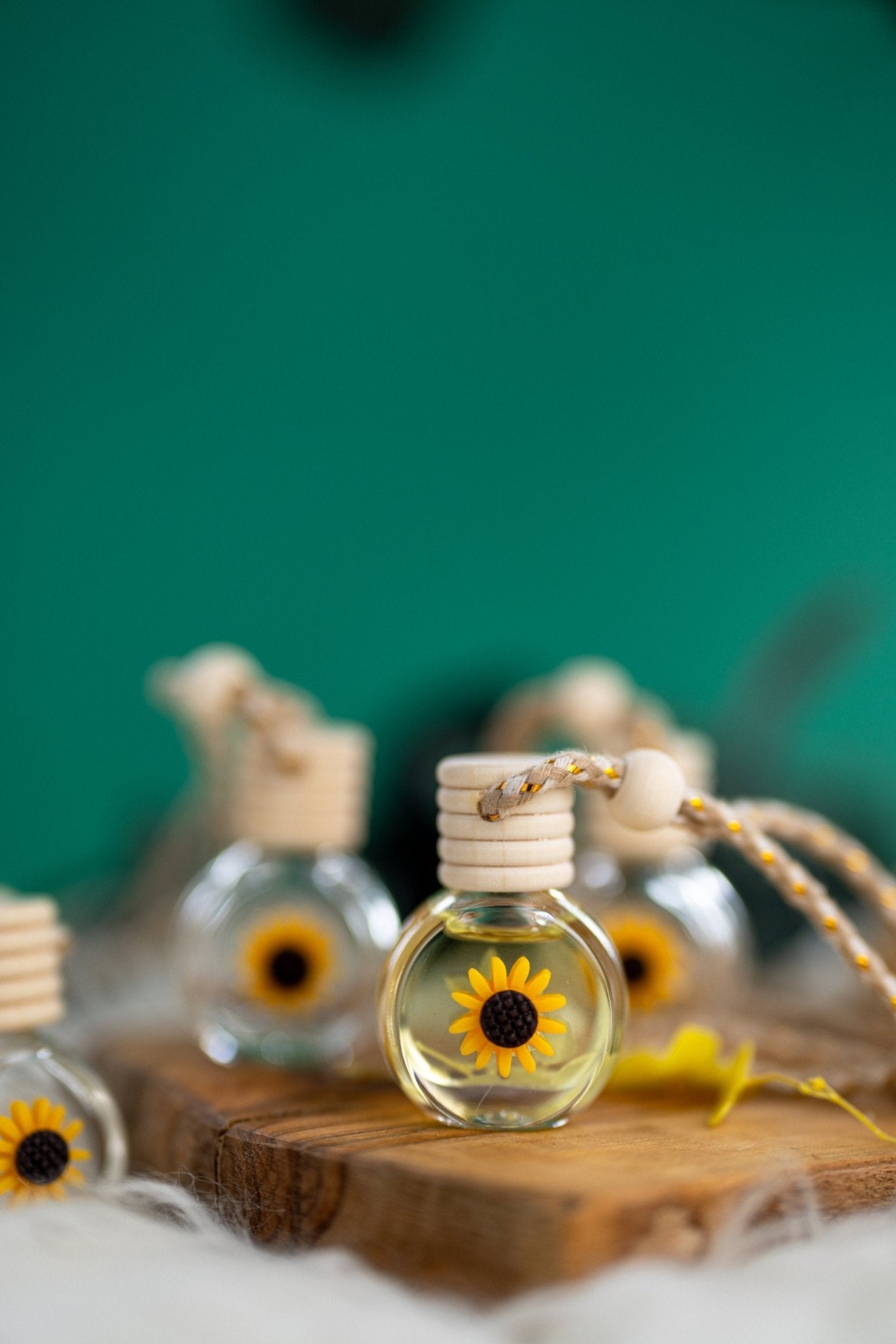 SunFlower Car Diffuser,Air Freshener,Cute Flower Design Car accessories for women ,Hanging Diffuser , Luxury/ Spring/Summer Car Diffuser