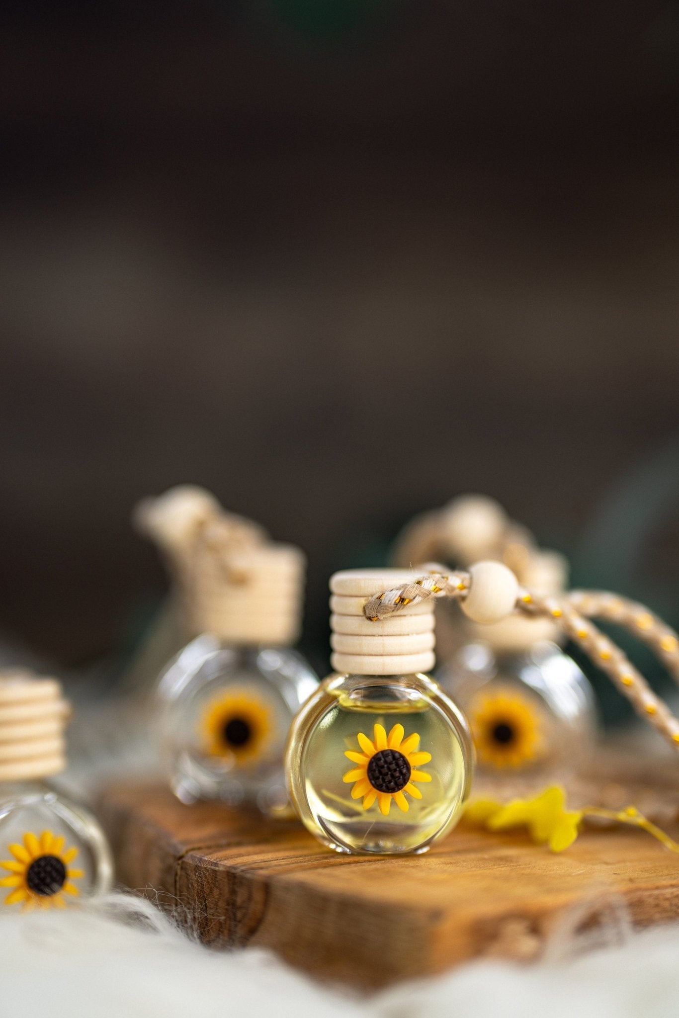 SunFlower Car Diffuser,Air Freshener,Cute Flower Design Car accessories for women ,Hanging Diffuser , Luxury/ Spring/Summer Car Diffuser