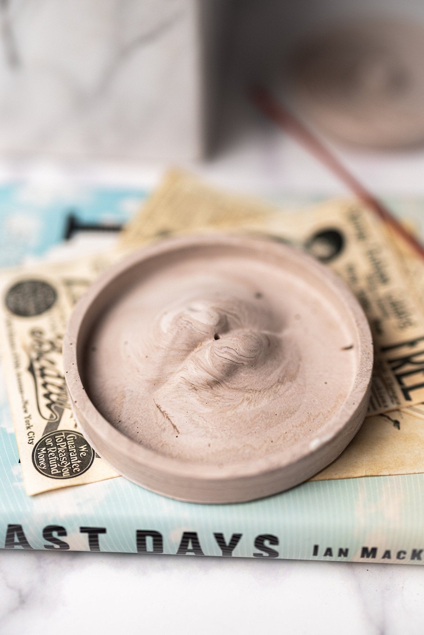 Concrete Lip Incense Holders/Lip Incense Holder Gift for Yoga Lover Aesthetic Lip Incense Burner