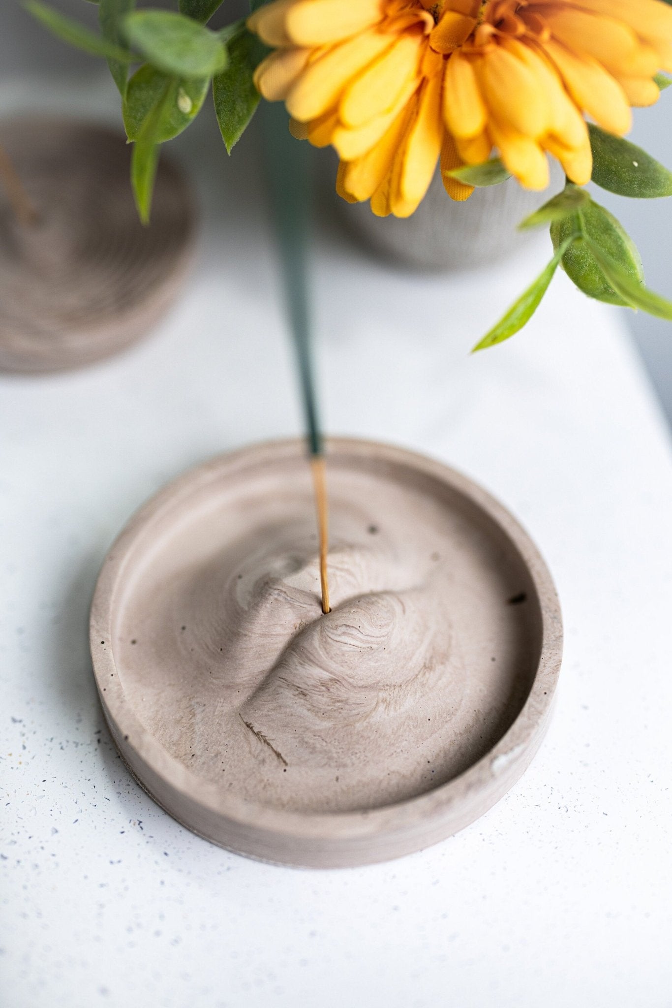 Concrete Lip Incense Holders/Lip Incense Holder Gift for Yoga Lover Aesthetic Lip Incense Burner