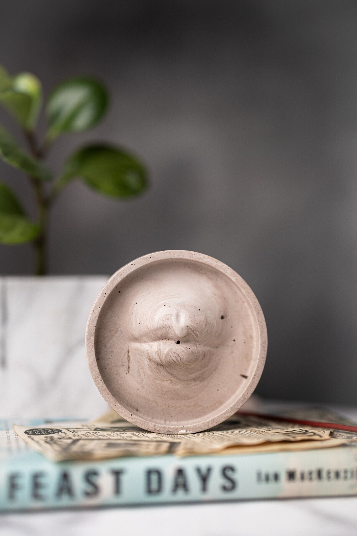 Concrete Lip Incense Holders/Lip Incense Holder Gift for Yoga Lover Aesthetic Lip Incense Burner