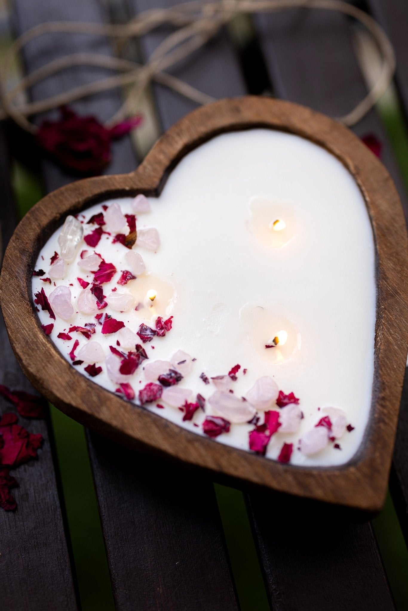 Beautiful Heart Wood Dough Bowl Candle/Crystals & Flowers 3 Cotton Wick