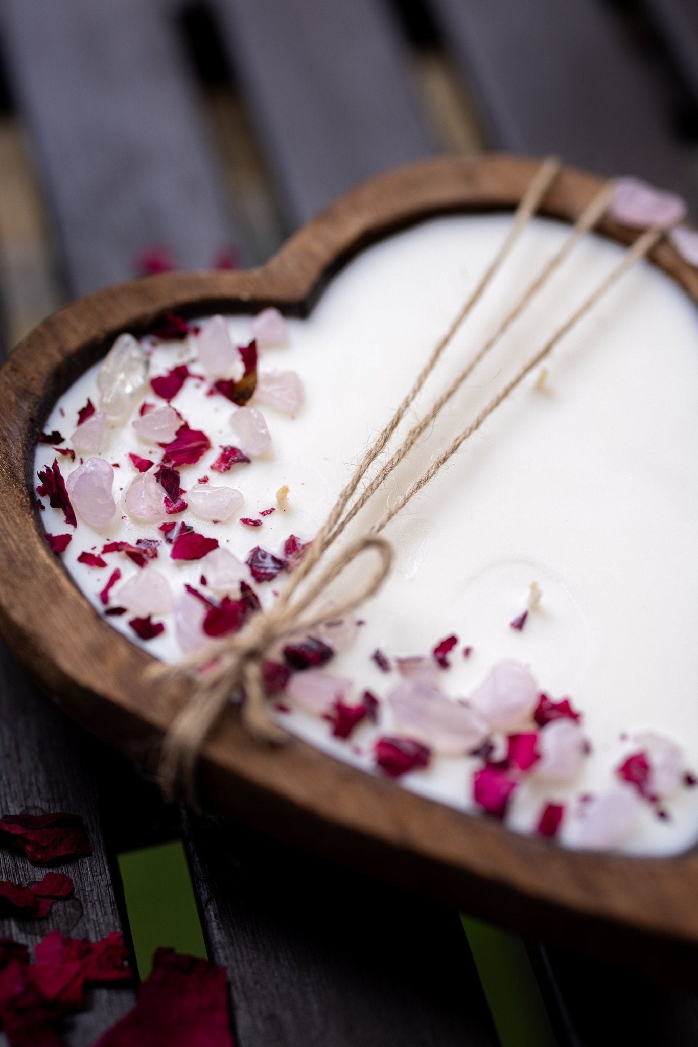 Beautiful Heart Wood Dough Bowl Candle/Crystals & Flowers 3 Cotton Wick