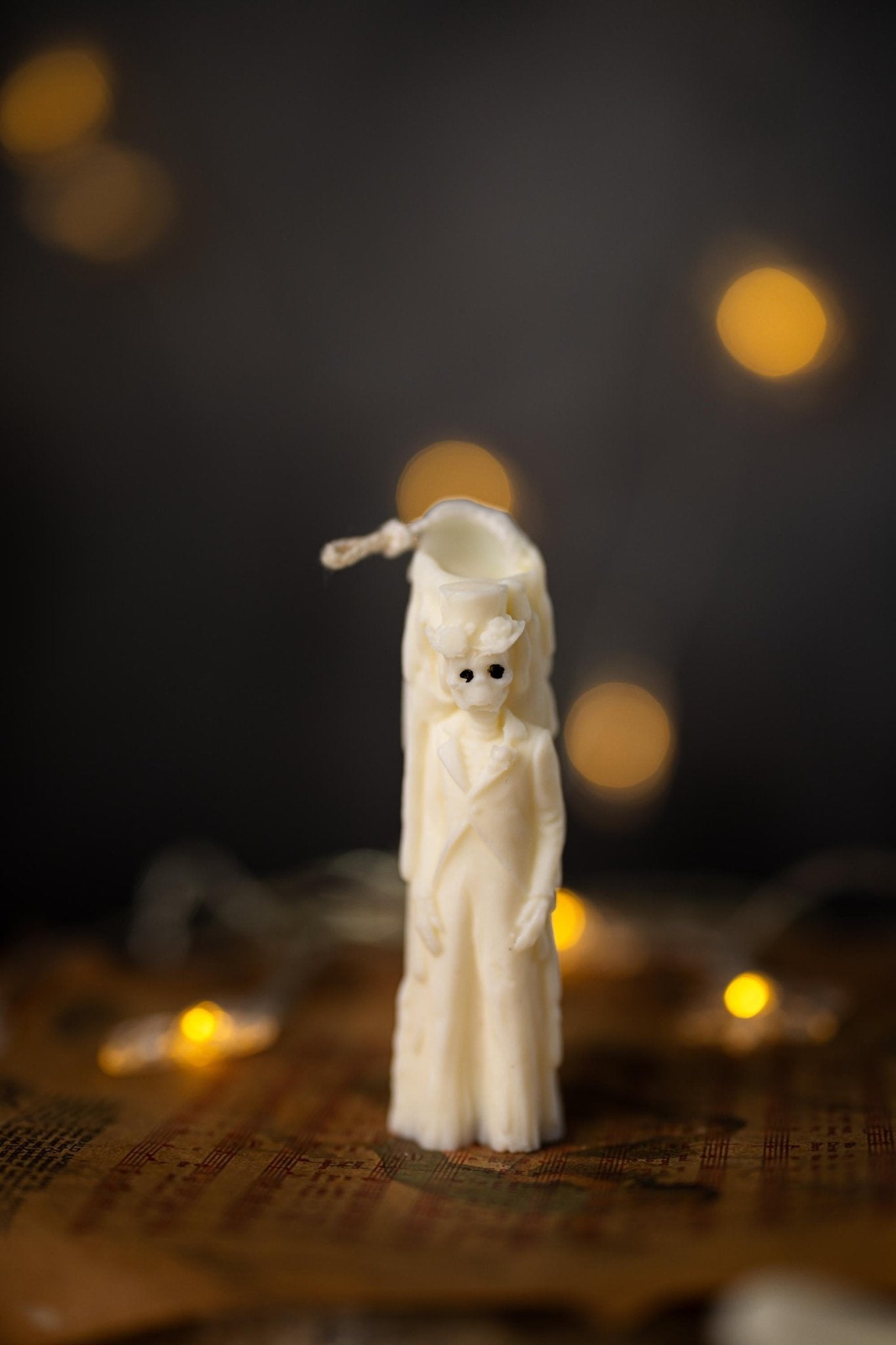 Skull Bride and Groom Candle /Skeleton Wedding Decor, Spooky Bride Candle, Cute Halloween Home Accents