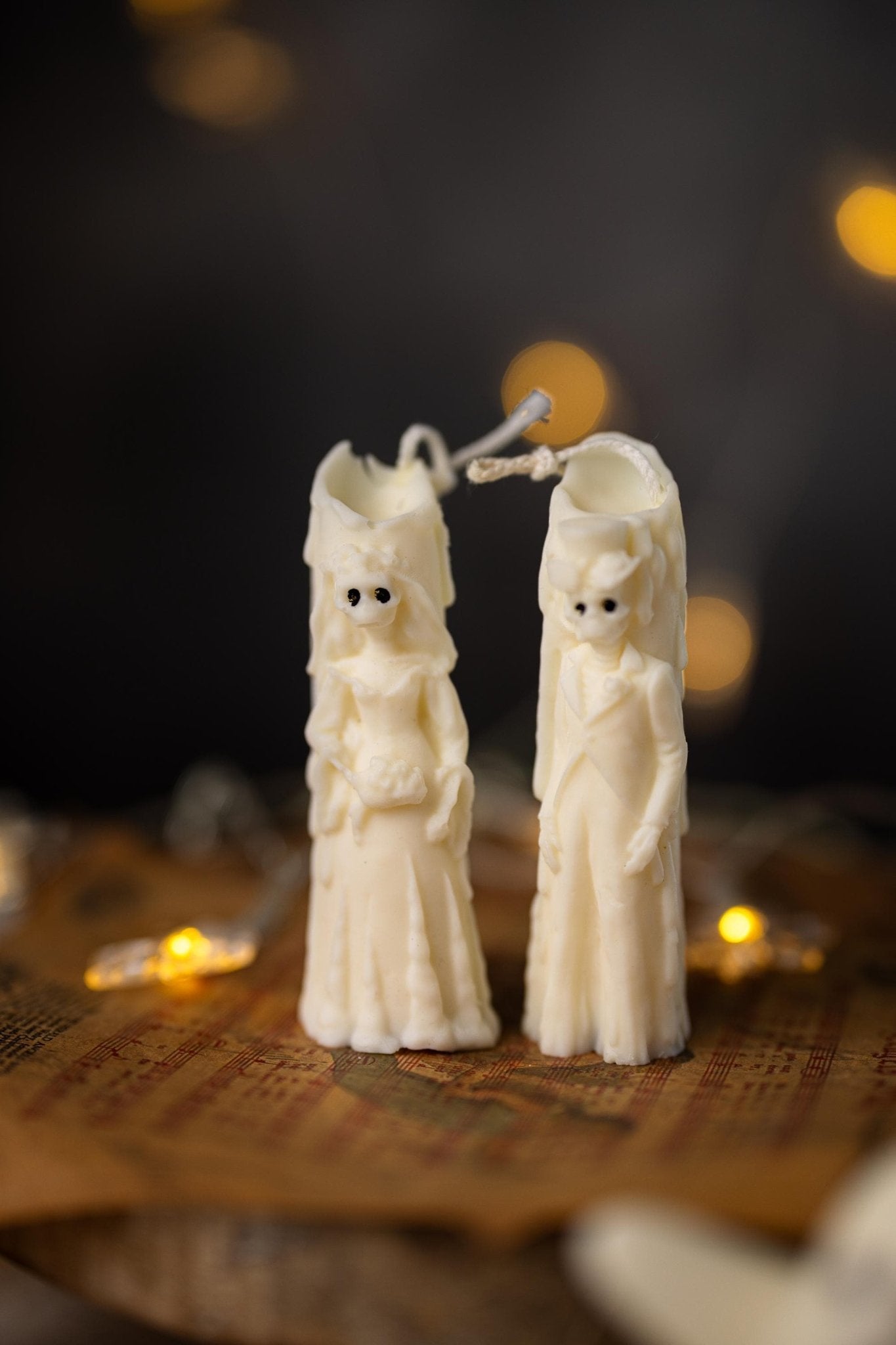 Skull Bride and Groom Candle /Skeleton Wedding Decor, Spooky Bride Candle, Cute Halloween Home Accents